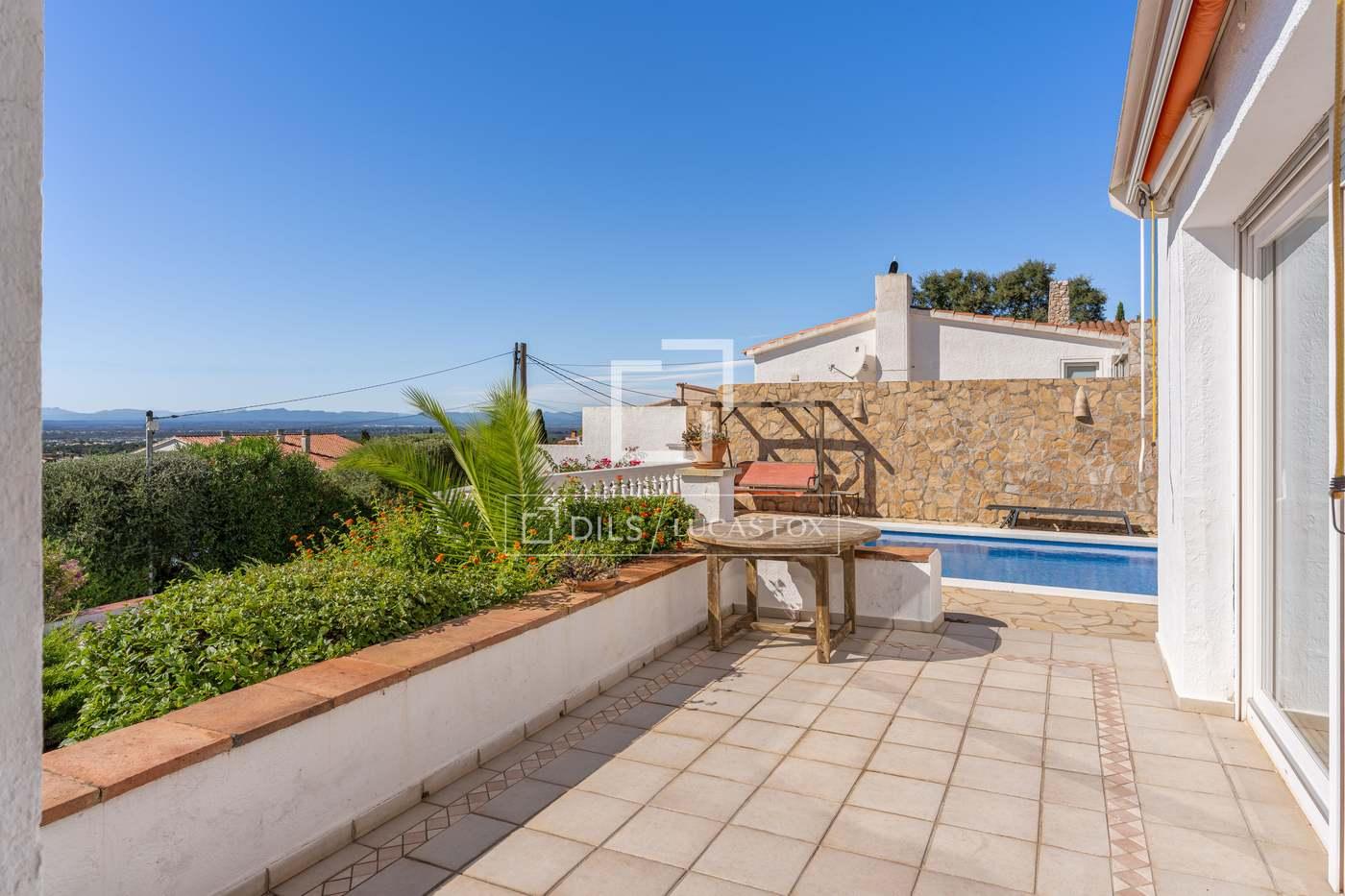 House for Sale in Roses