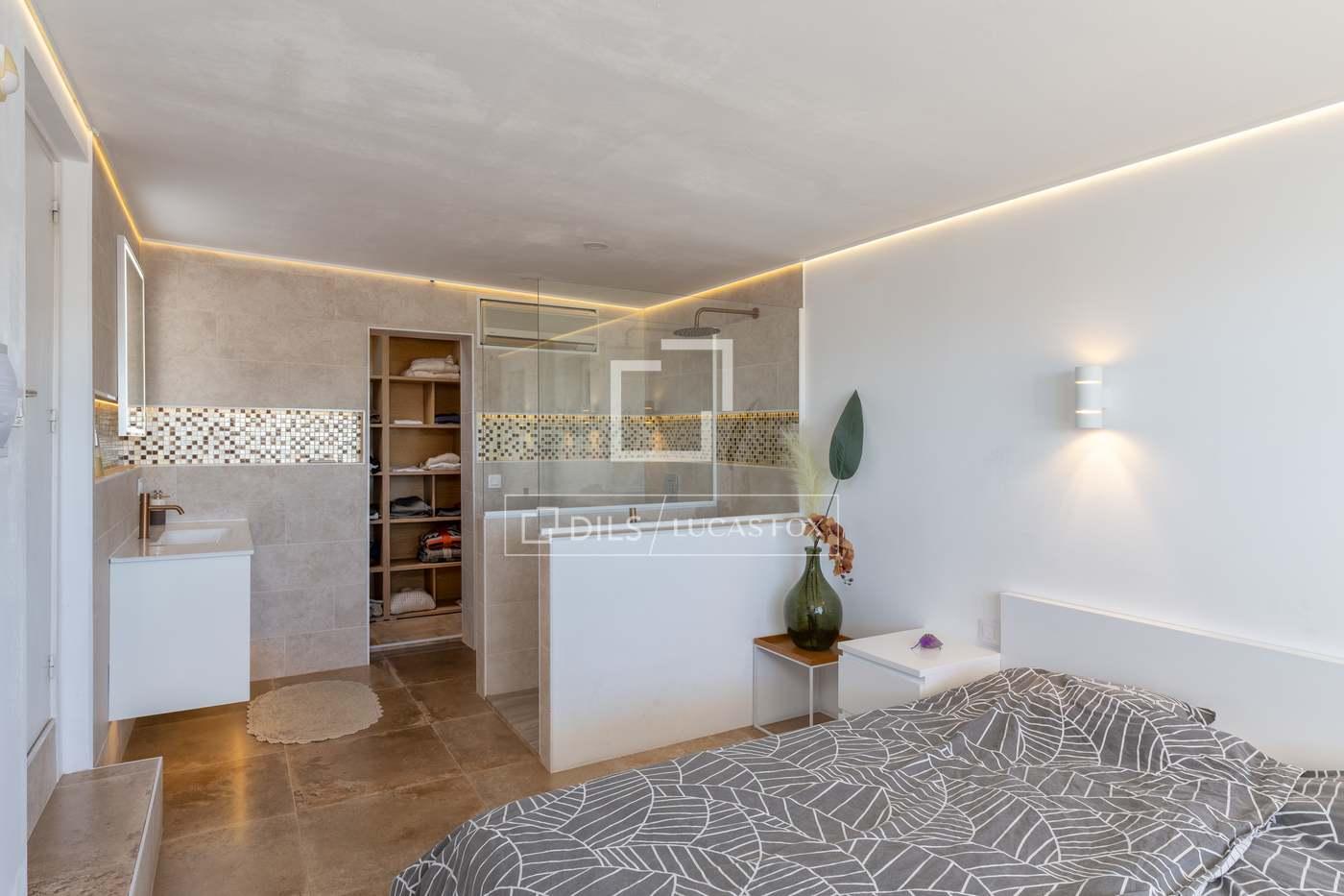 House for Sale in Roses