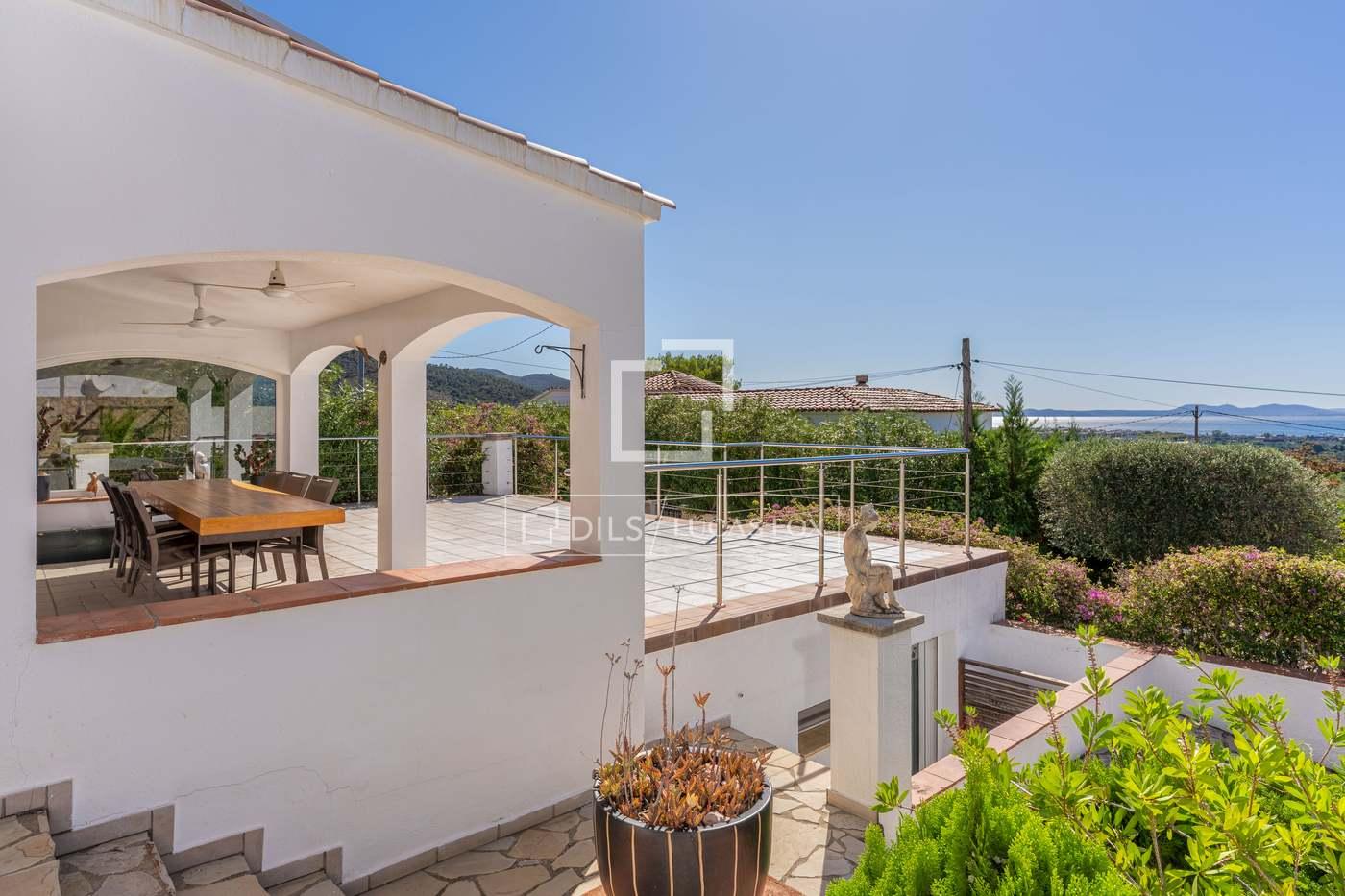 House for Sale in Roses