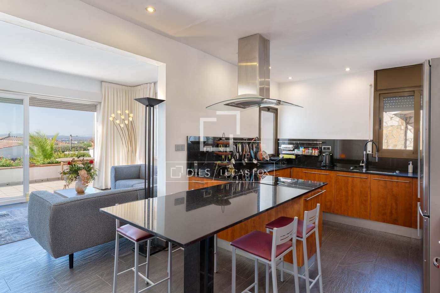 House for Sale in Roses