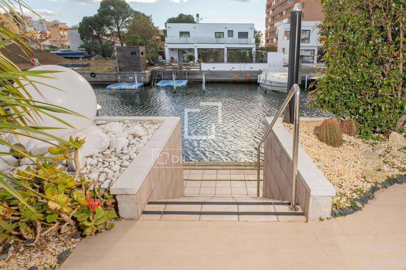 Casa en Venta en Roses