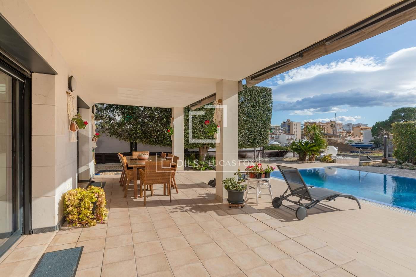Casa en Venta en Roses
