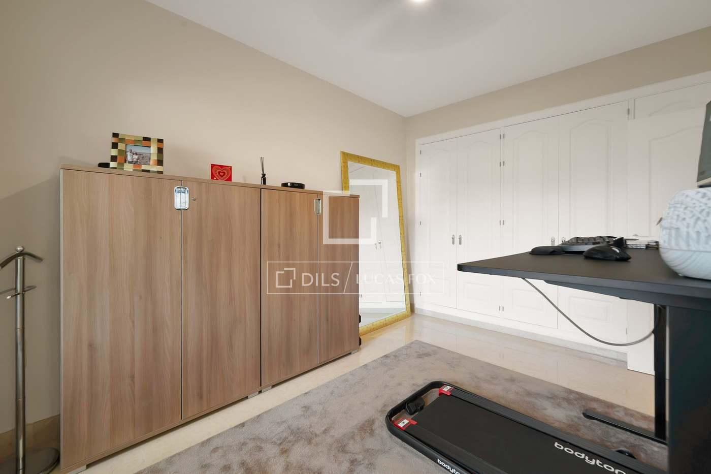 Apartment for Sale in Benahavís