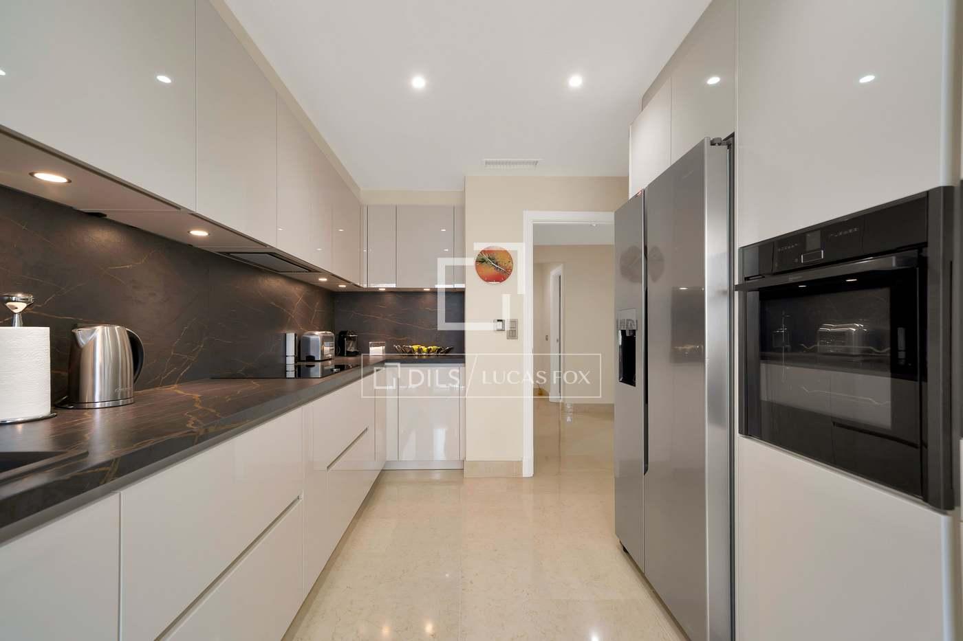 Apartment for Sale in Benahavís
