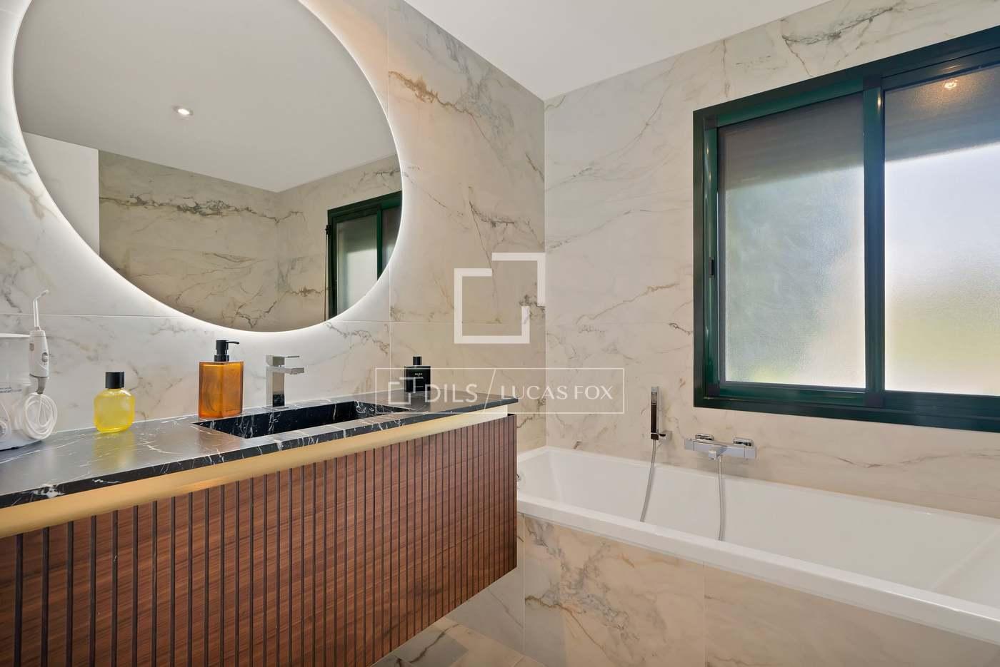 Apartment for Sale in Benahavís