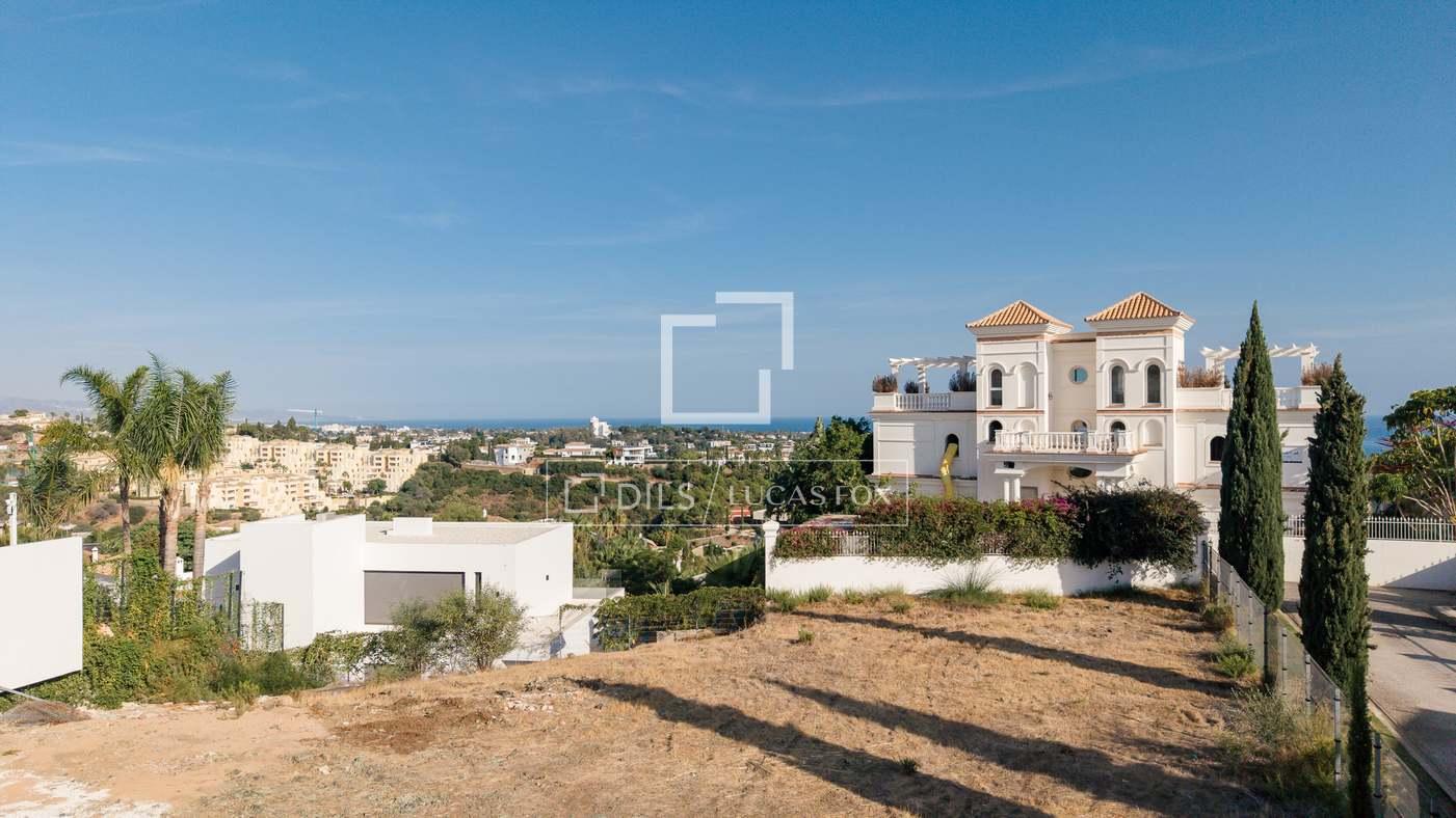 Plot for Sale in Benahavís