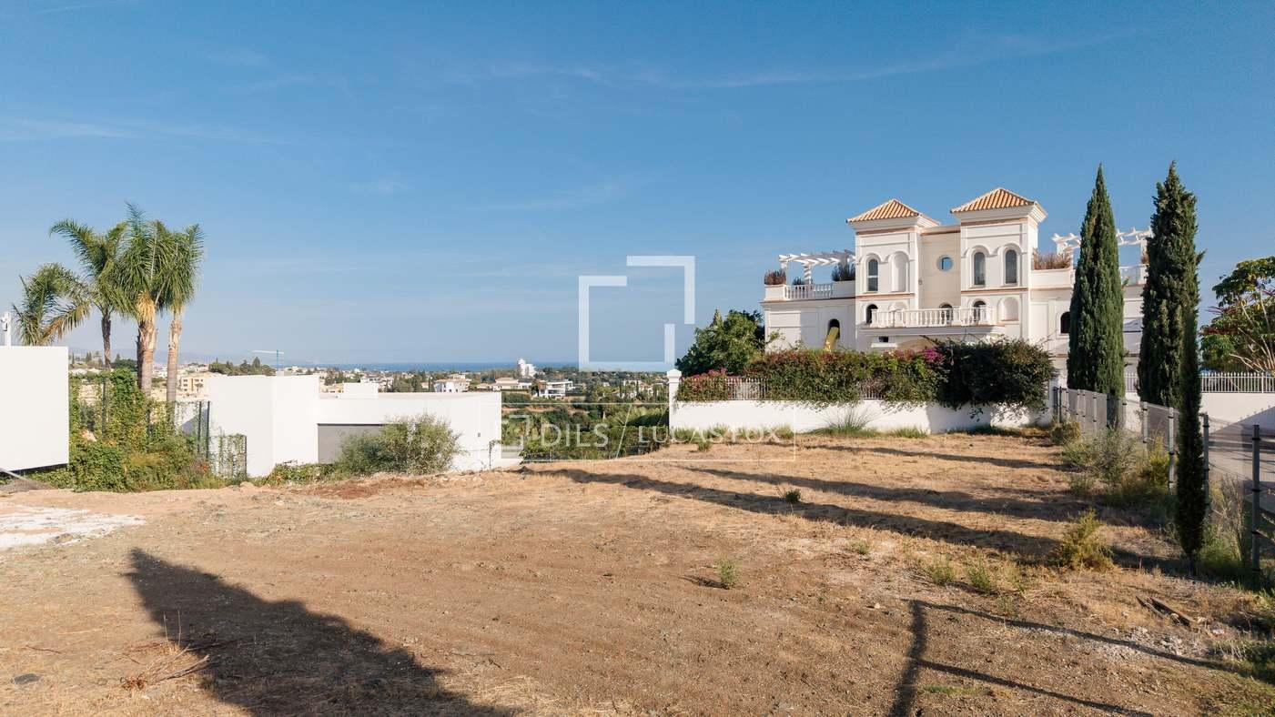 Plot for Sale in Benahavís