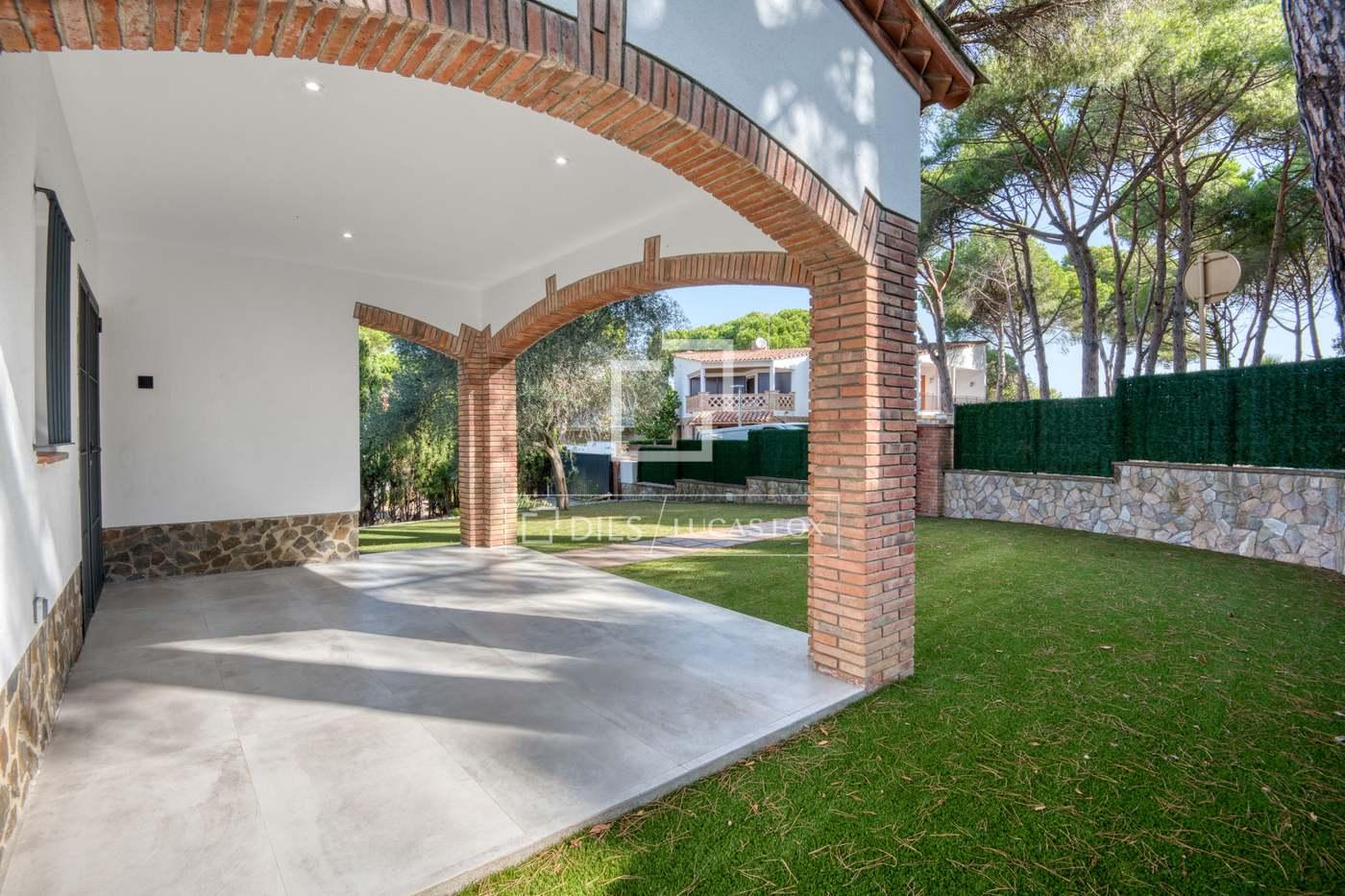 House for Sale in Castell-Platja d'Aro