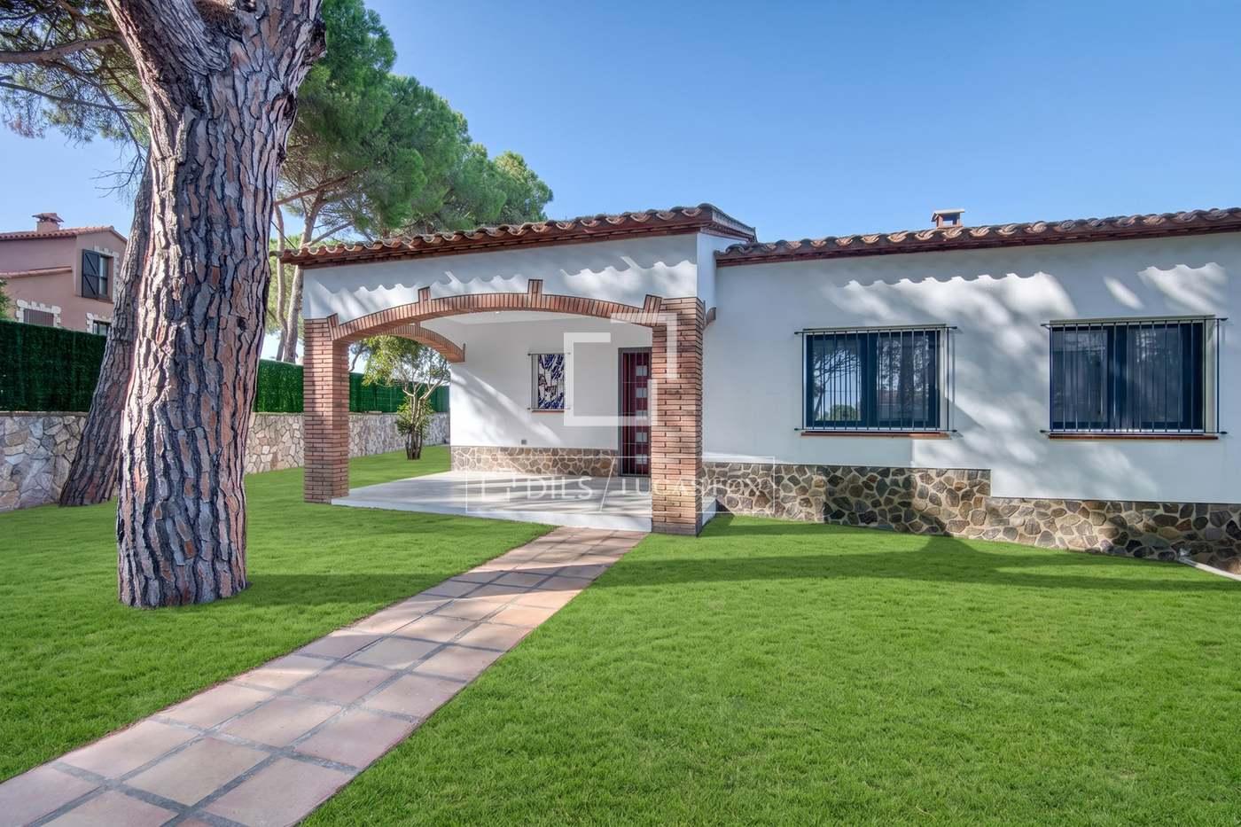House for Sale in Castell-Platja d'Aro