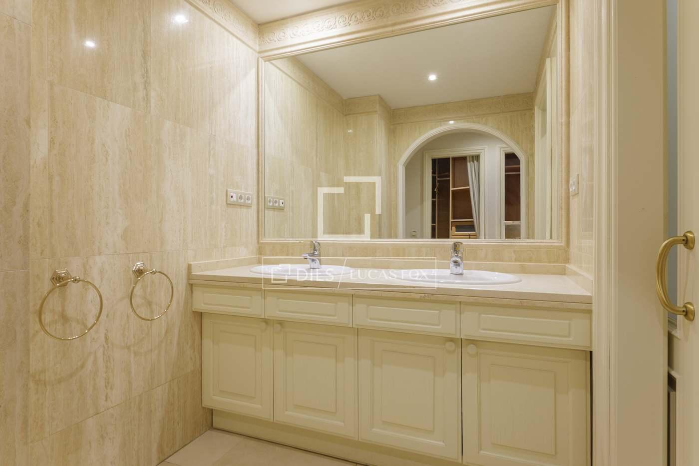 Apartment for Sale in Pozuelo de Alarcón
