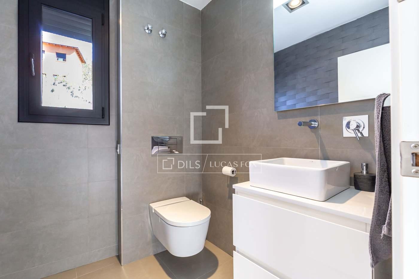 House for Sale in Vallirana