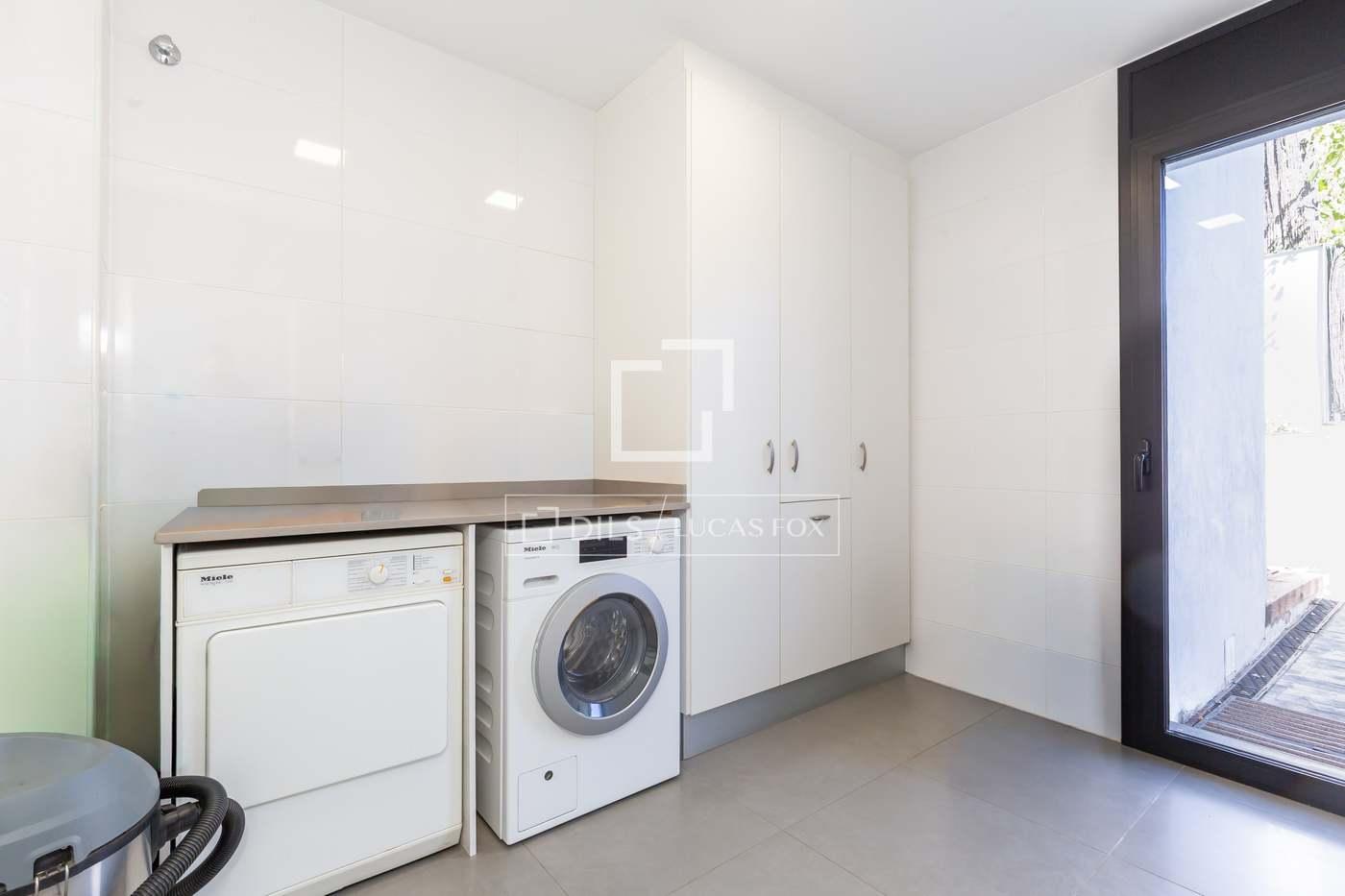 House for Sale in Vallirana