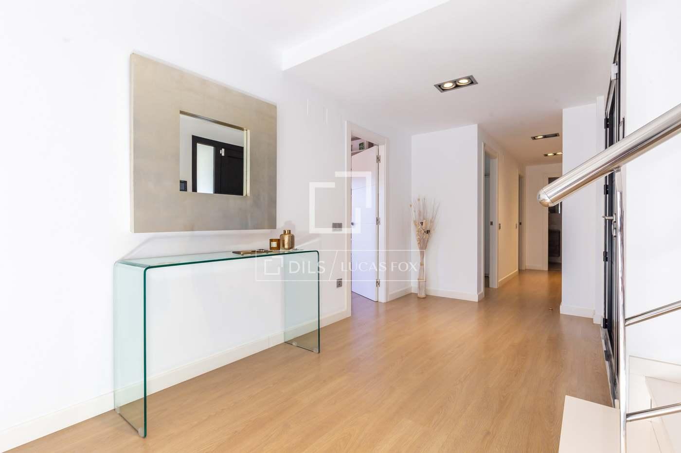 House for Sale in Vallirana