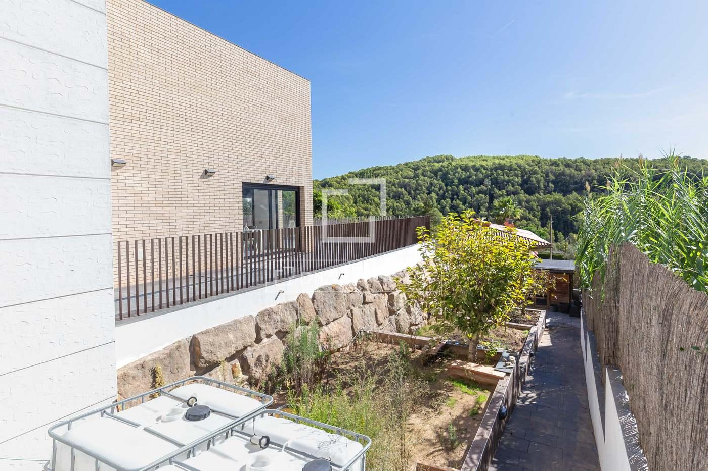 House for Sale in Vallirana