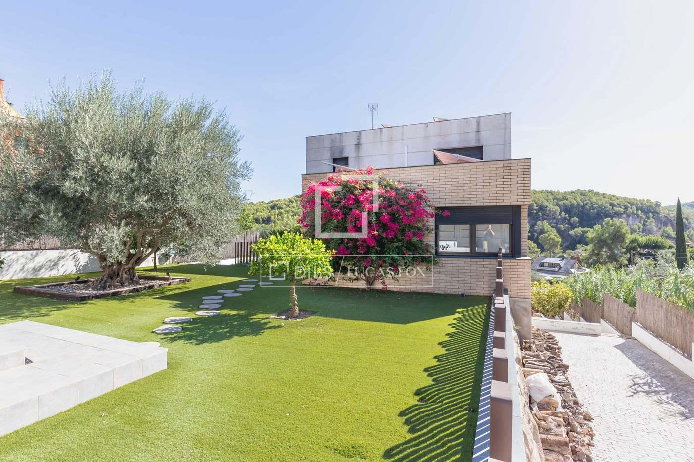 House for Sale in Vallirana