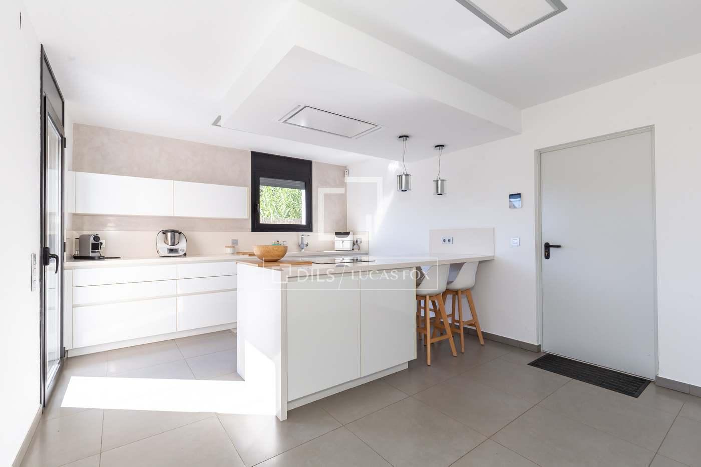House for Sale in Vallirana