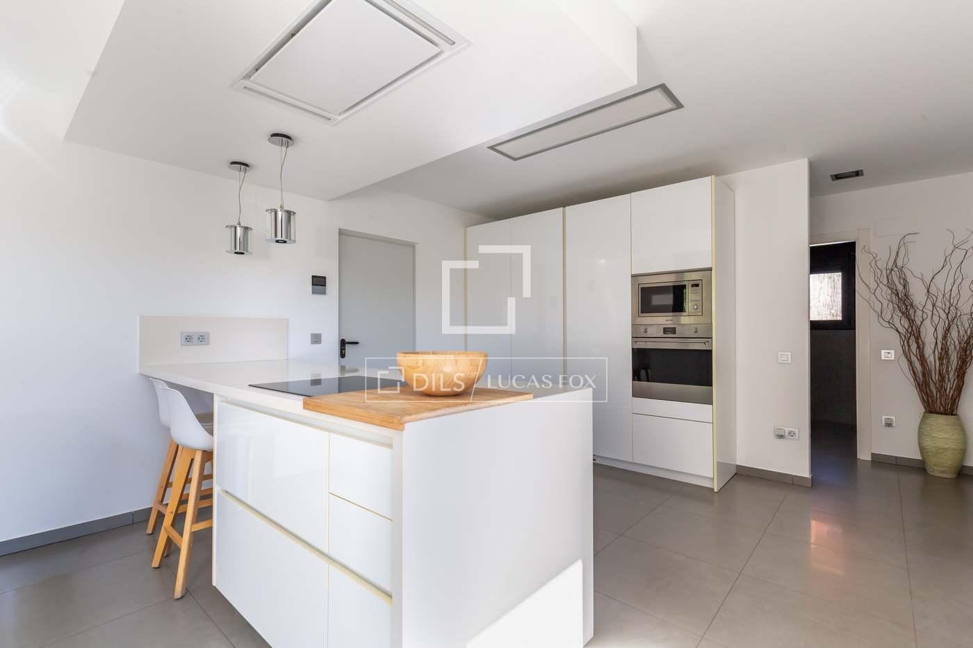 House for Sale in Vallirana