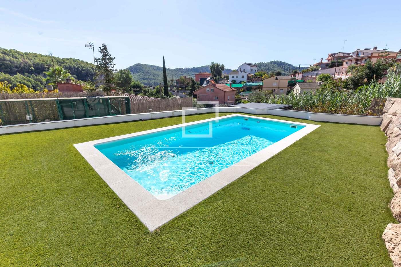 House for Sale in Vallirana