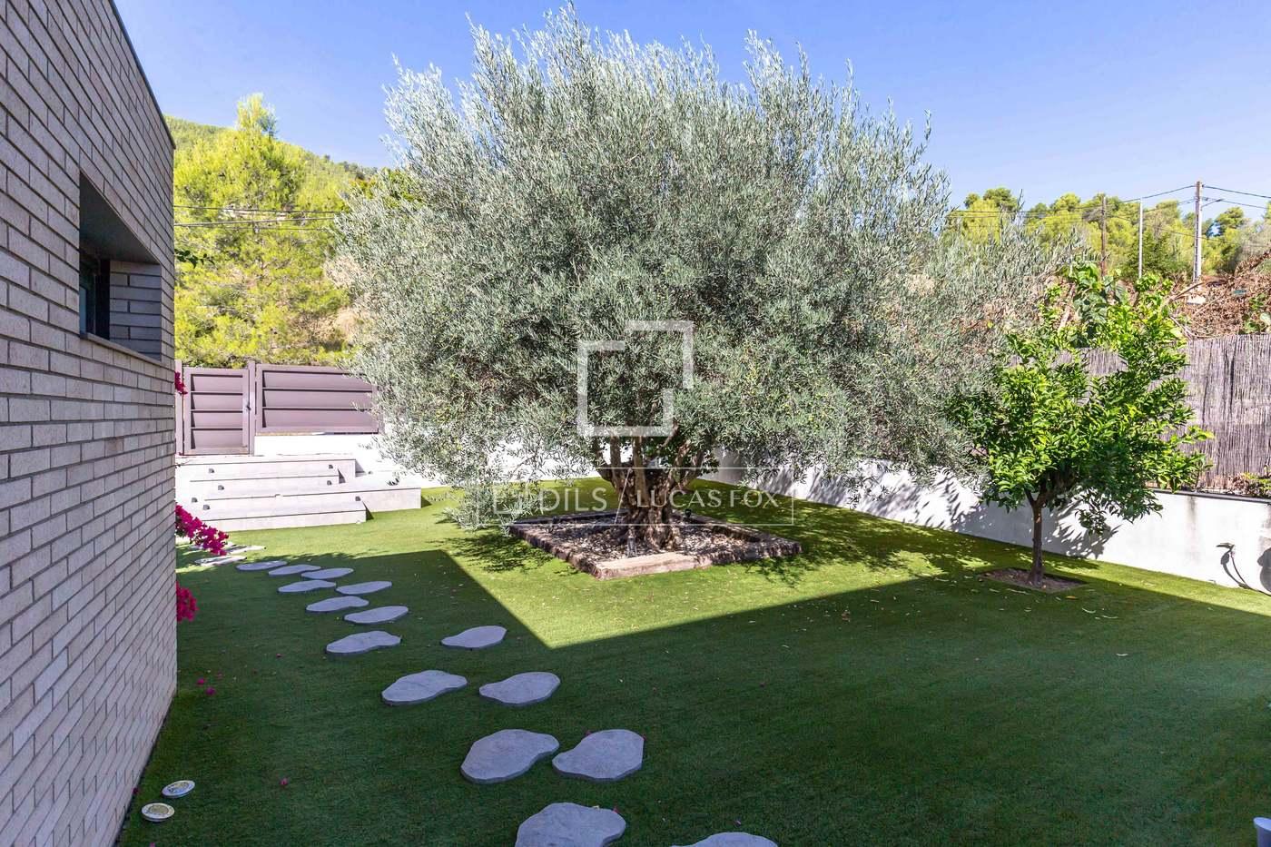 House for Sale in Vallirana