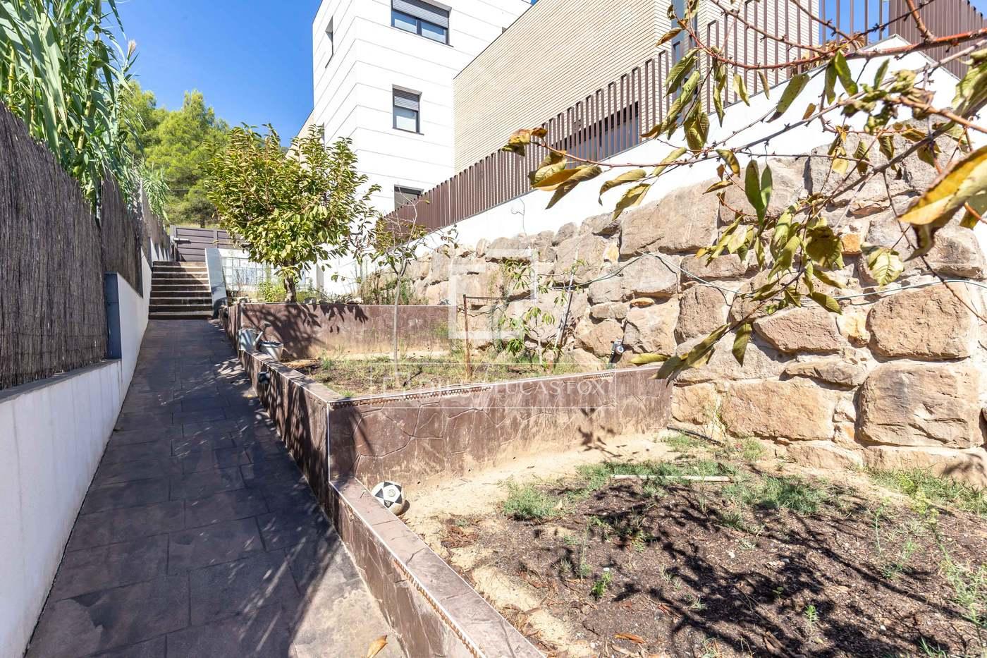 House for Sale in Vallirana