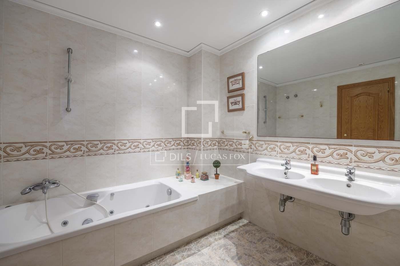 House for Sale in Puçol
