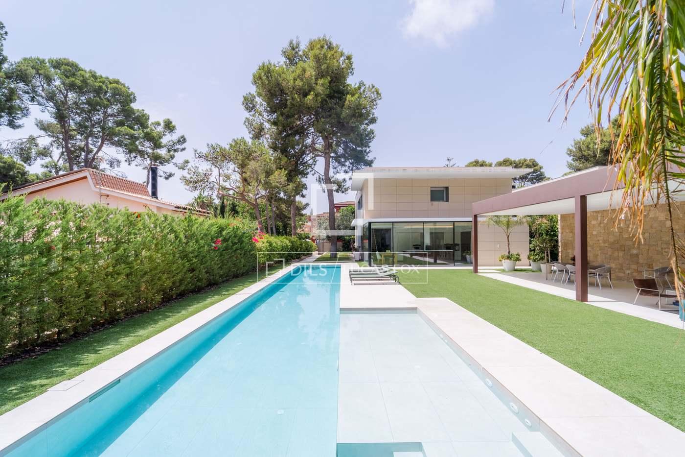 House for Rent in Godella