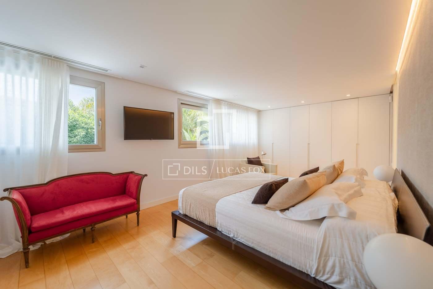 House for Rent in Godella