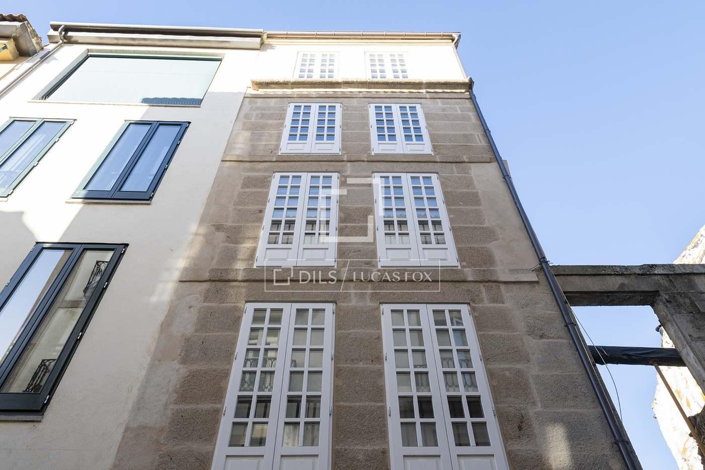 Building for Sale in Ourense