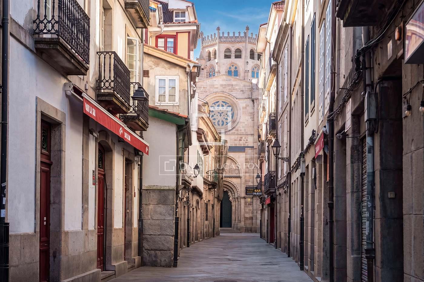 Building for Sale in Ourense