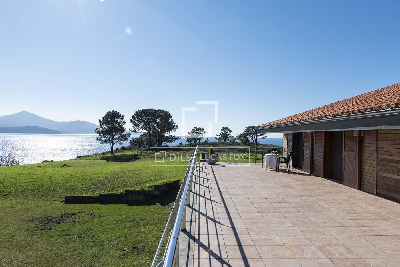 House for Sale in Muros