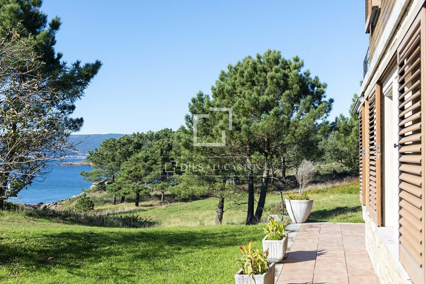 House for Sale in Muros