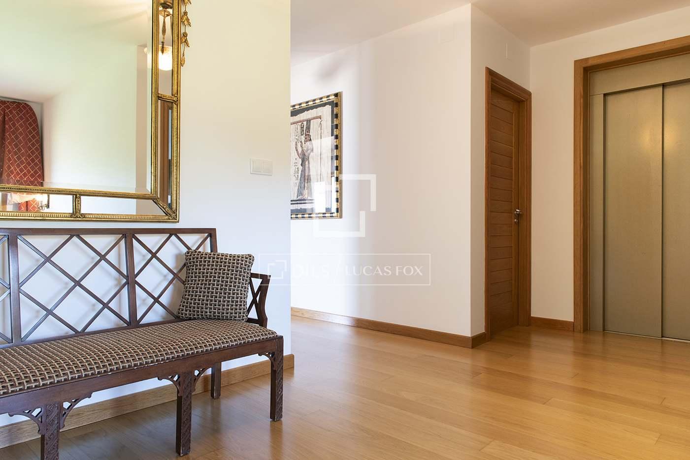 House for Sale in Muros