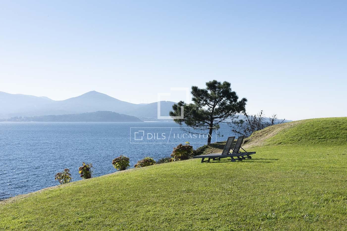 House for Sale in Muros