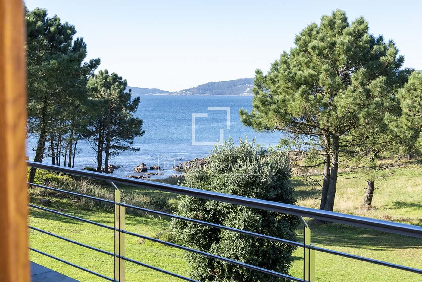 House for Sale in Muros