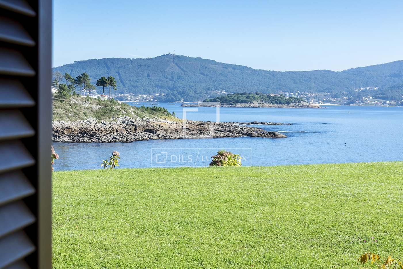 House for Sale in Muros