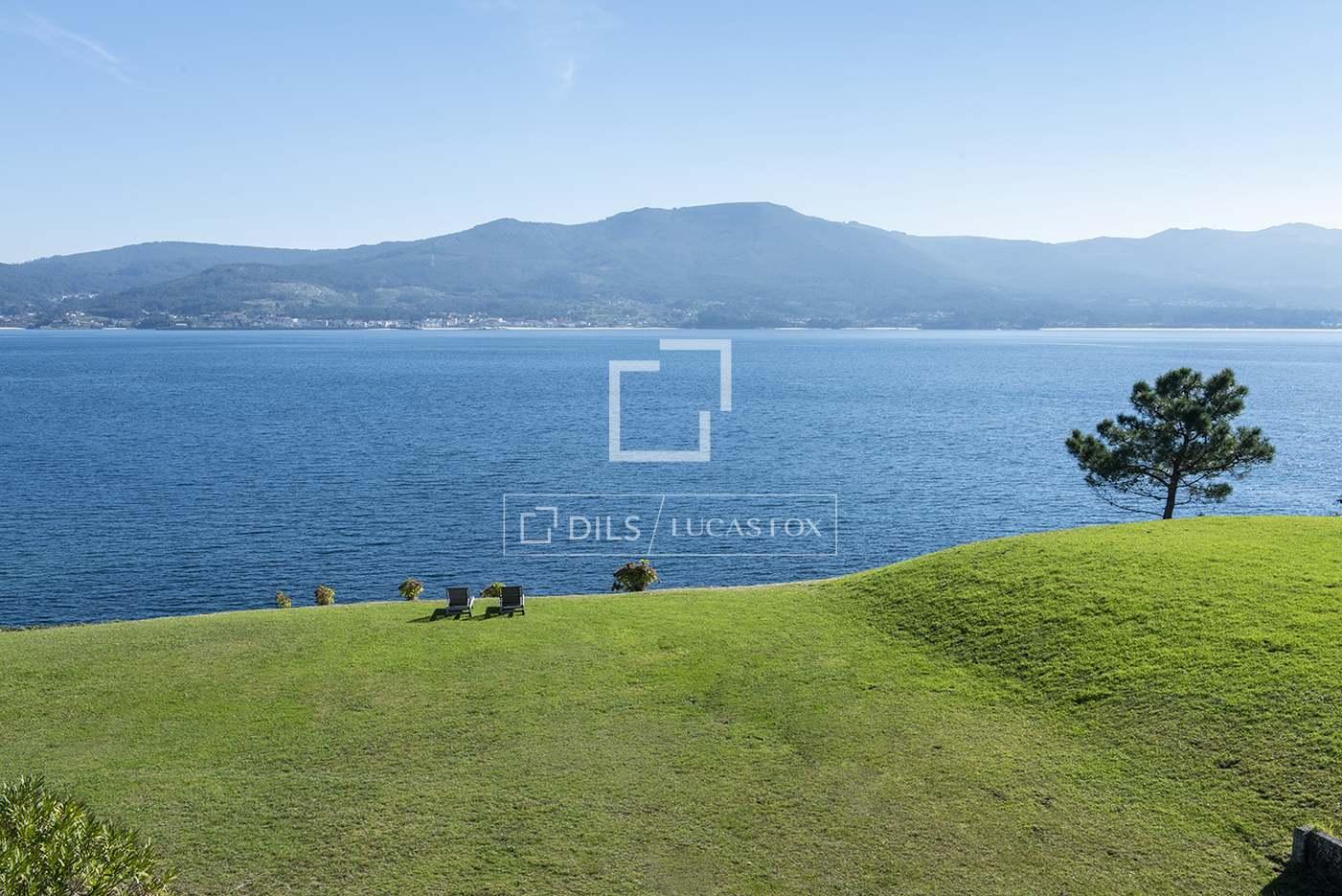 House for Sale in Muros