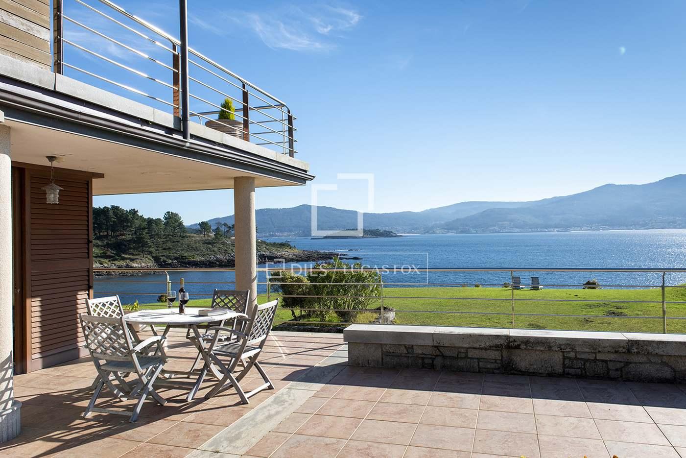 House for Sale in Muros