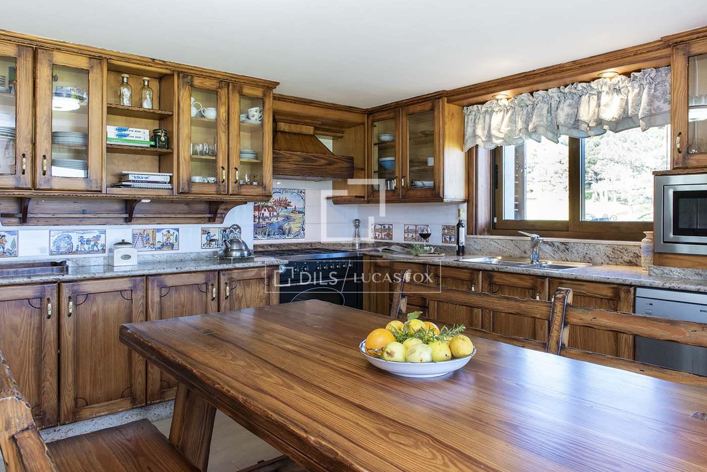 House for Sale in Muros