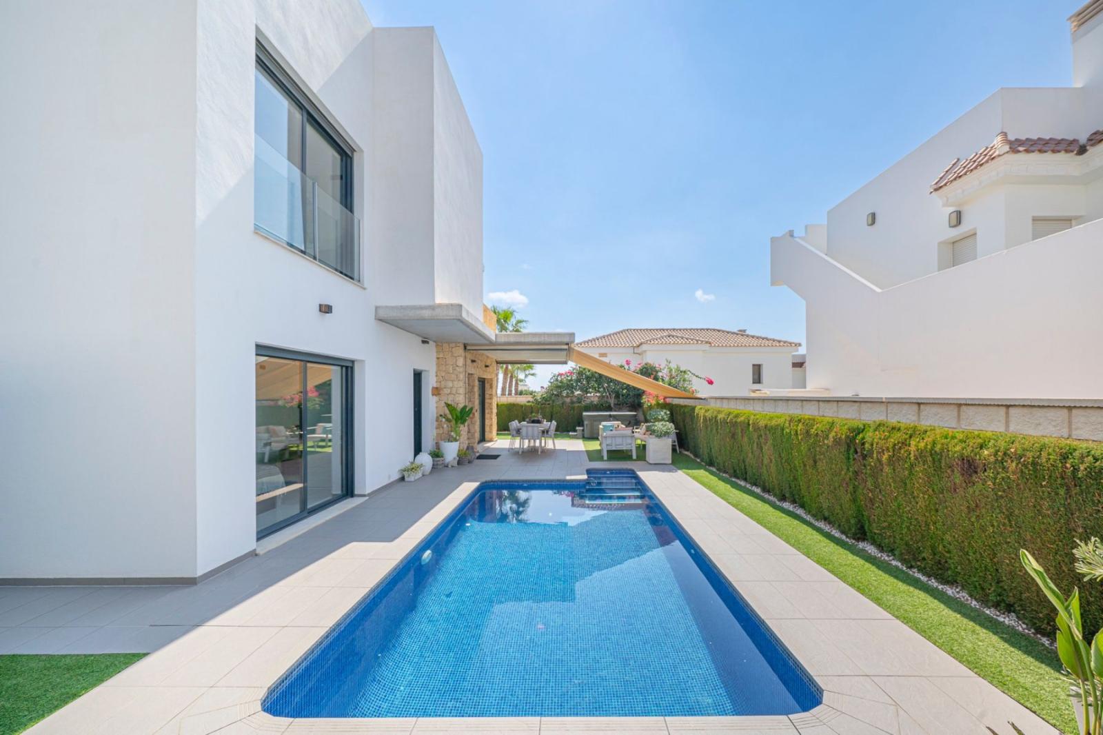 Villa en Venta en Rojales