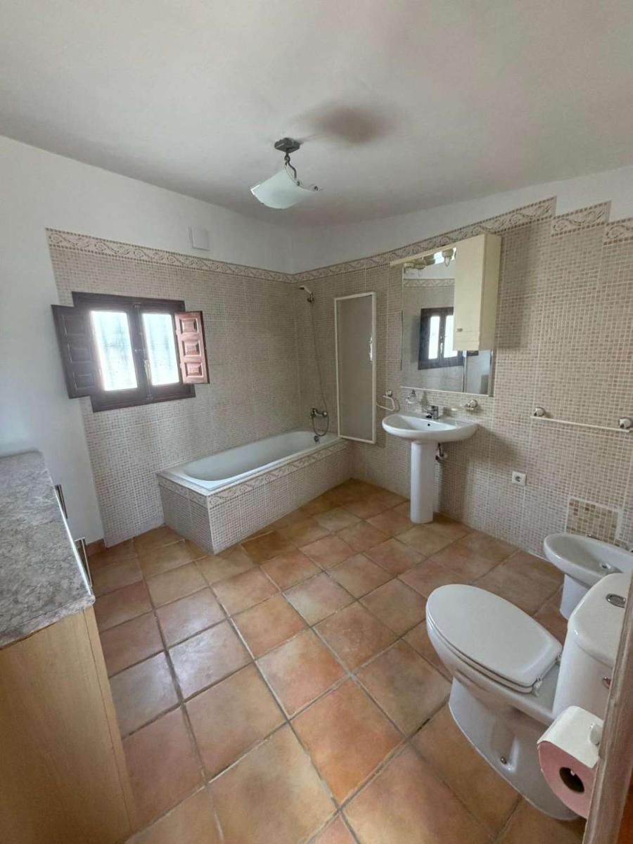 Villa for Sale in Vélez-Blanco