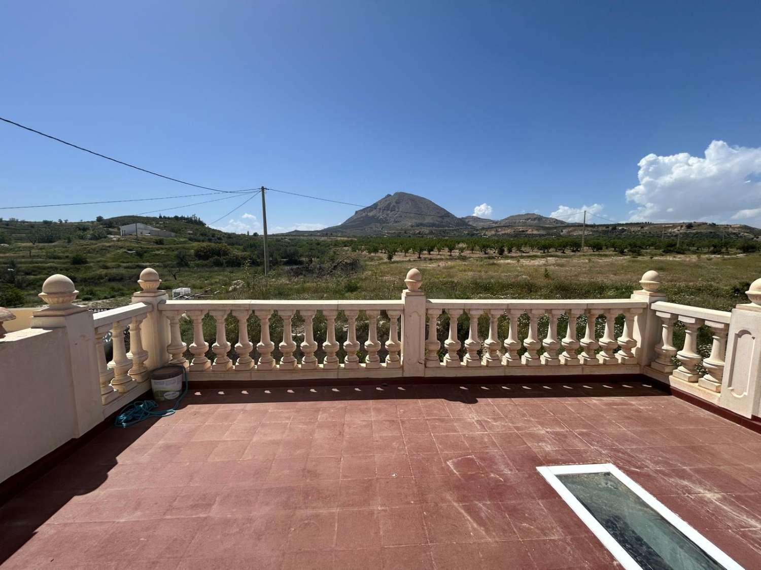 Villa for Sale in Vélez-Blanco