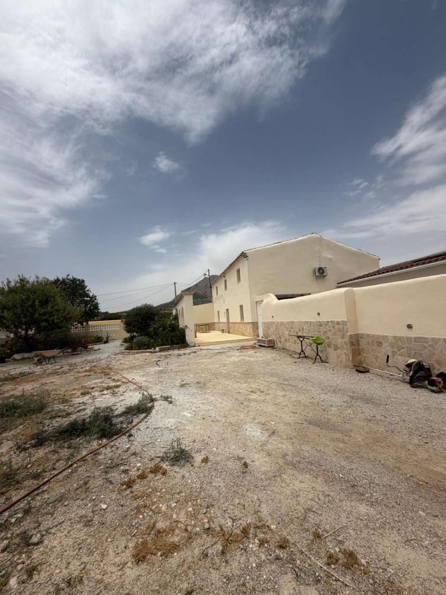 Villa for Sale in Vélez-Blanco