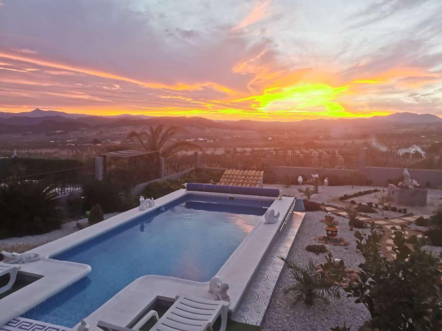 Chalet en Venta en Oria