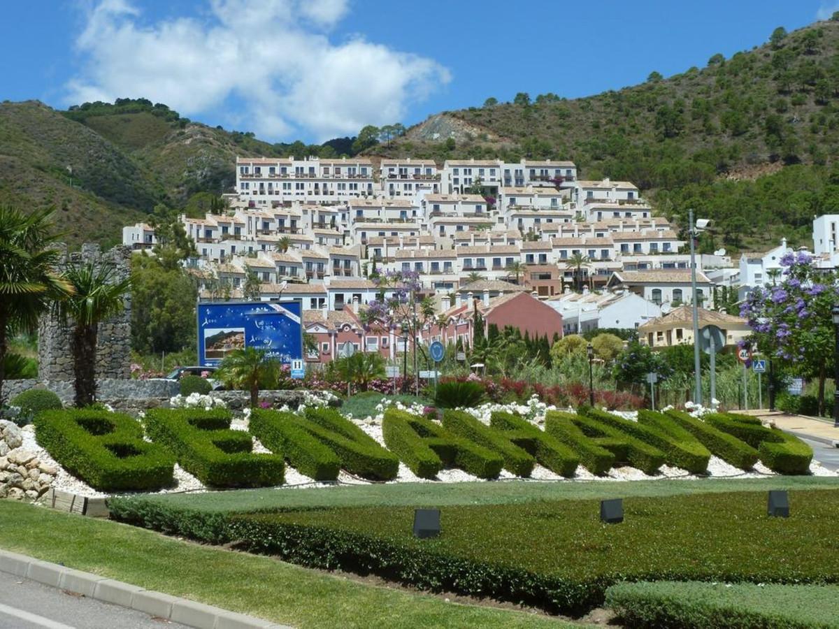Plot for Sale in Benahavís