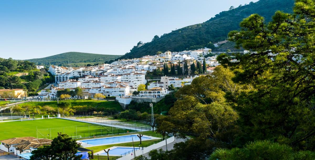 Plot for Sale in Benahavís