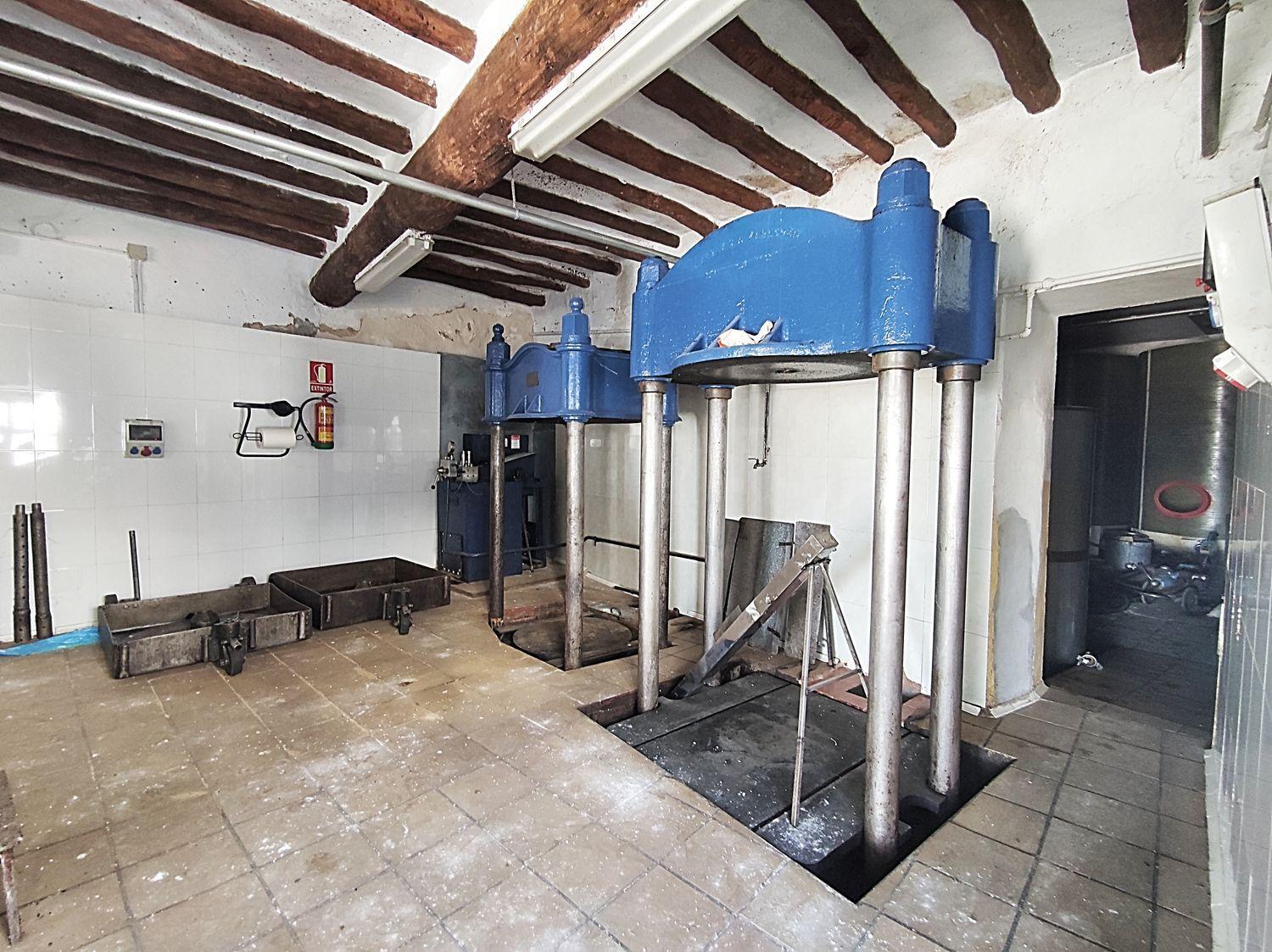 Building for Sale in Chiprana