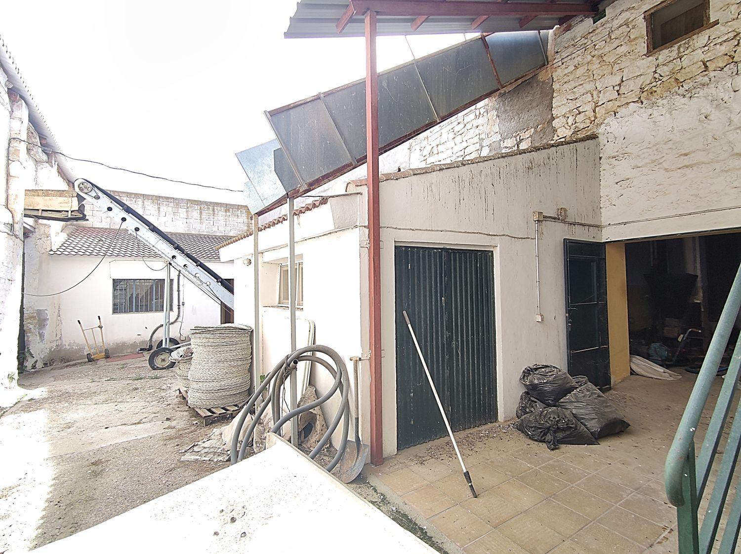 Building for Sale in Chiprana
