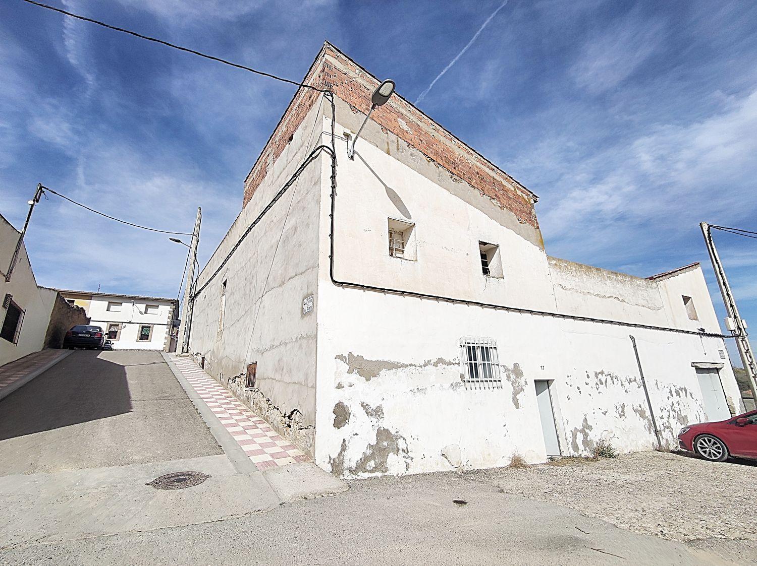 Building for Sale in Chiprana