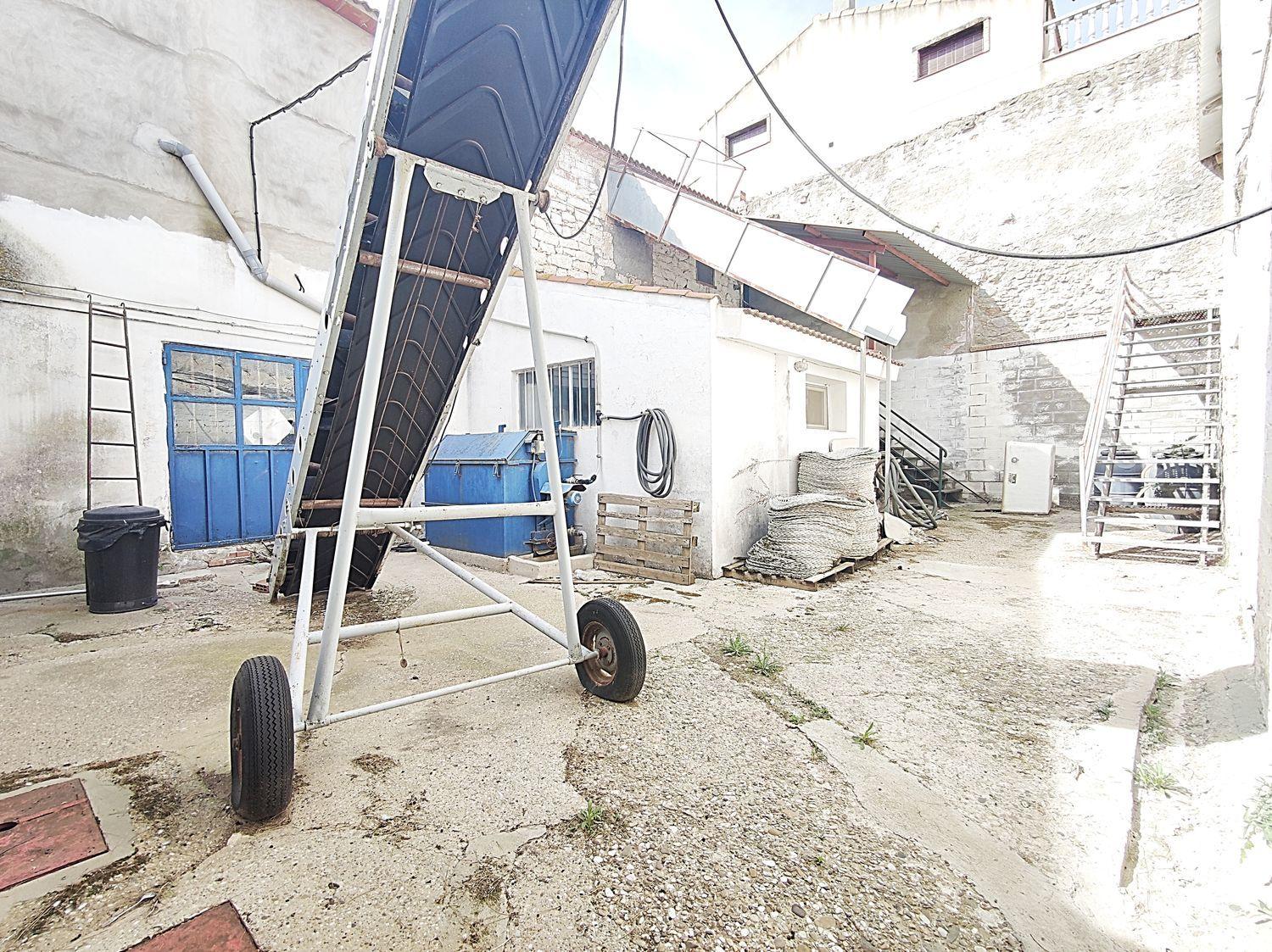 Building for Sale in Chiprana