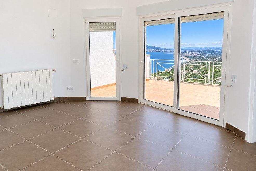 Chalet for Sale in Altea